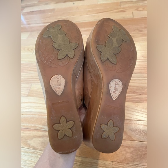 Born Open Toe Beige Wedge Sandals, Size 8 - Picture 8 of 8